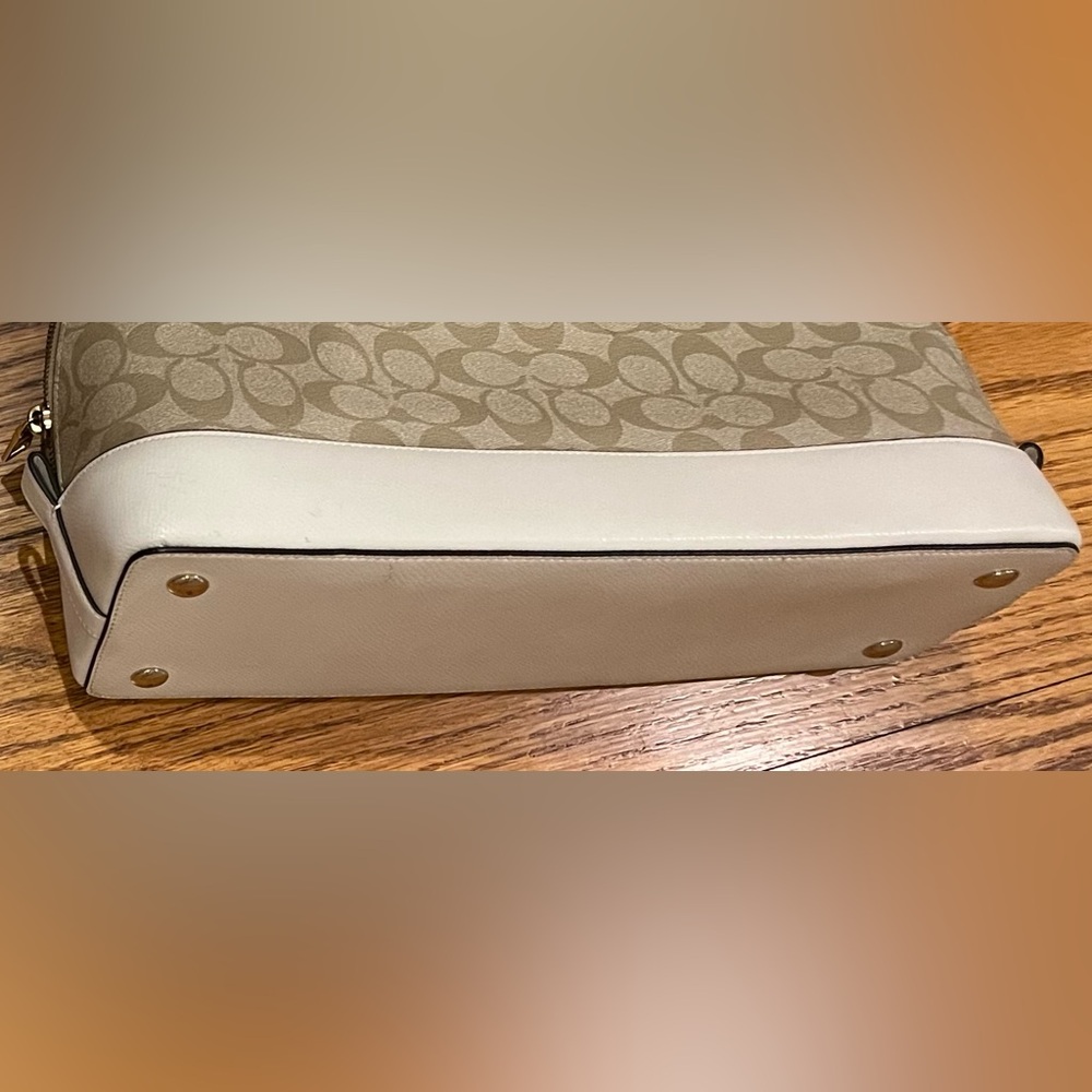 Coach Signature Handbag - Picture 6 of 6